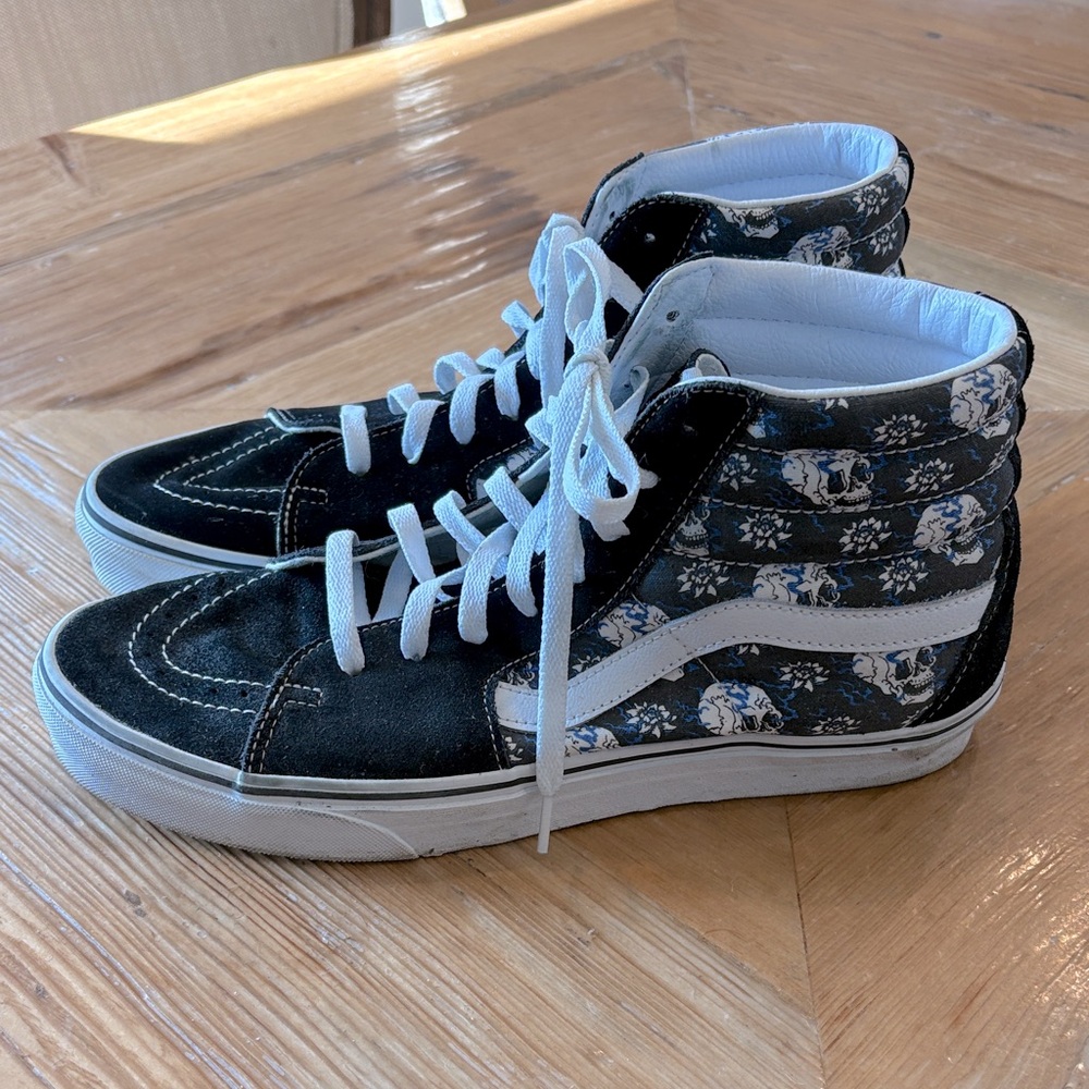 Vans Black and White Skull Pattern High-Tops